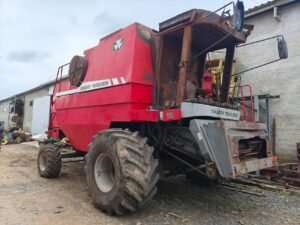 Colheitadeira Massey Fergusson MF32 Advanced