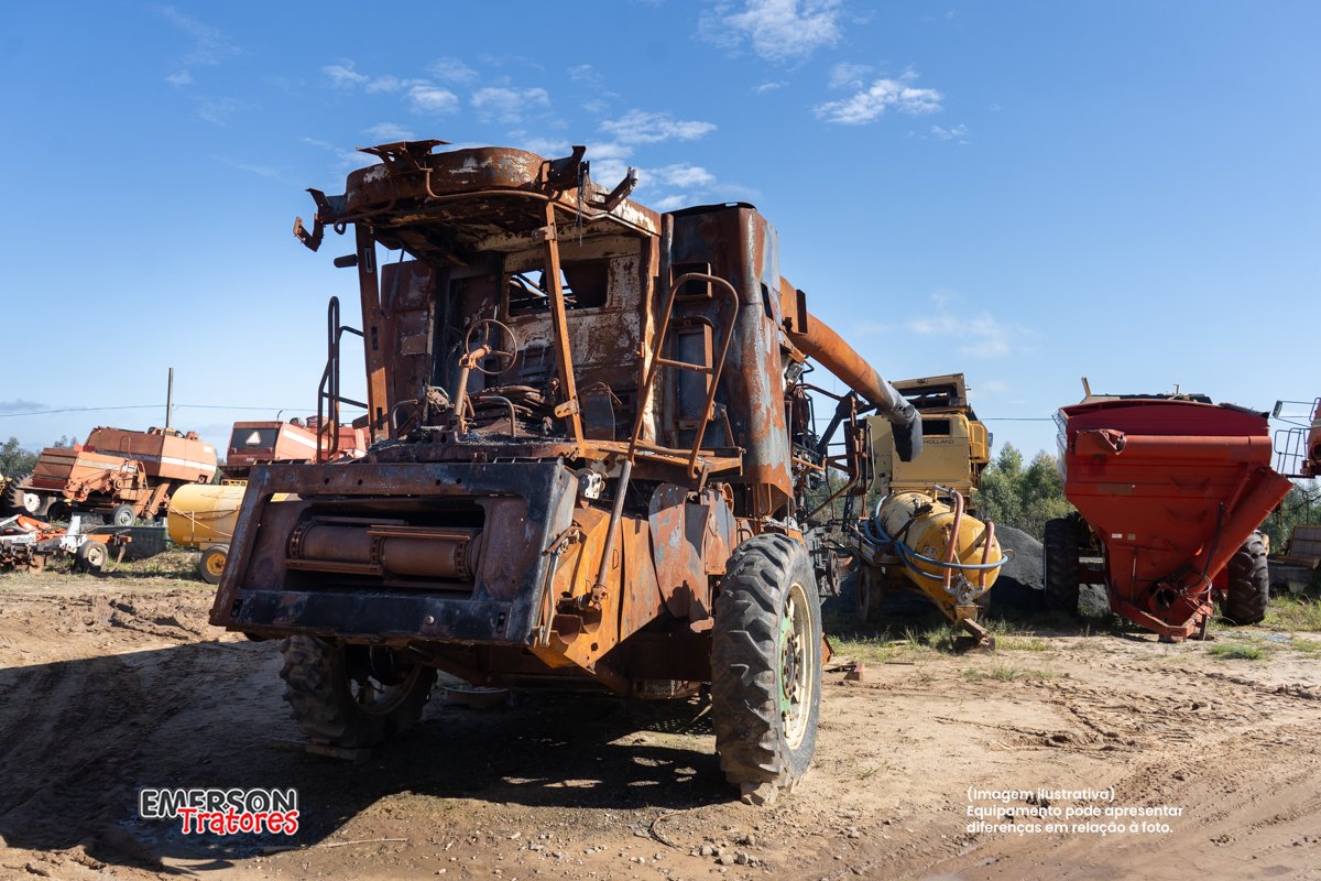 Colheitadeira Massey Ferguson 9595