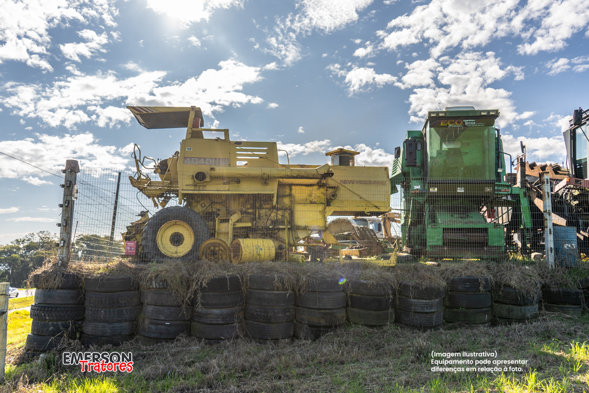 Colheitadeira New Holland 4040
