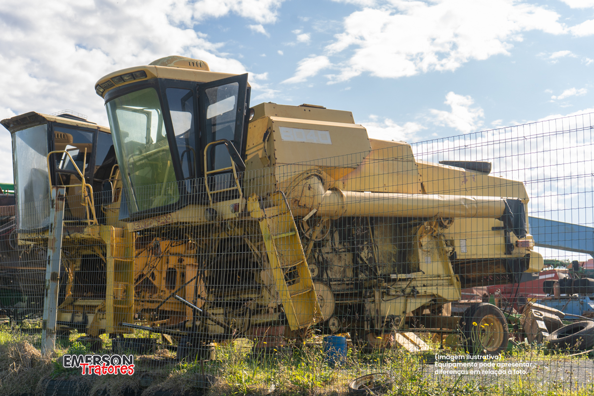 Colheitadeira New Holland 8040