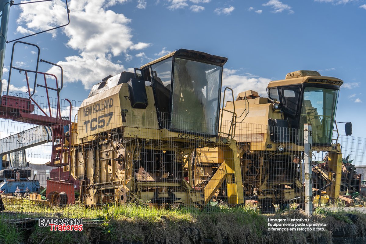 Colheitadeira New Holland TC 57